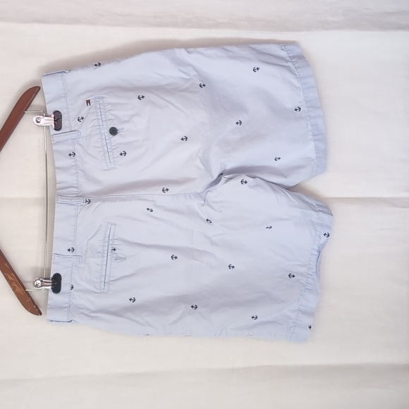 Tommy Hilfiger Classic Fit Pale Blue Anchor Print Shorts Size 38 - Picture 5 of 7